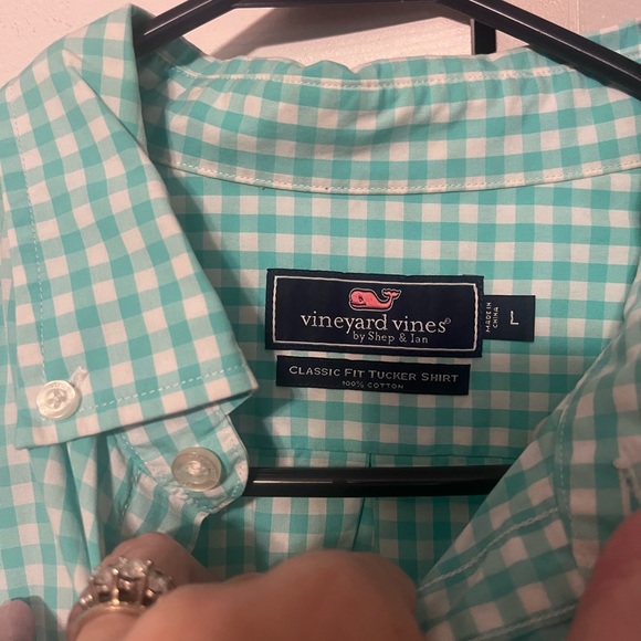 Vineyard Vines Long Sleeve - Picture 2 of 2